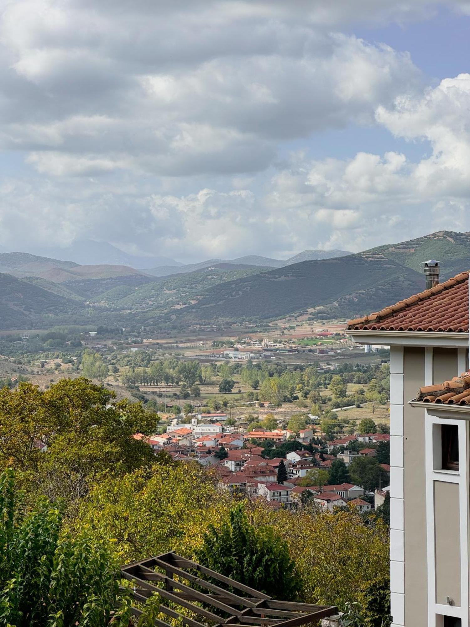 Anerada Hotel Kalavryta Exterior foto